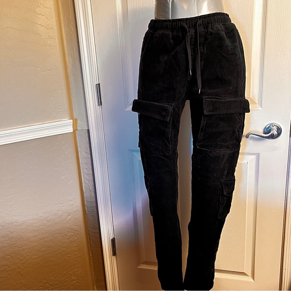Men’s forever 21 cargo drawstring corduroy dark blue pants, size small.